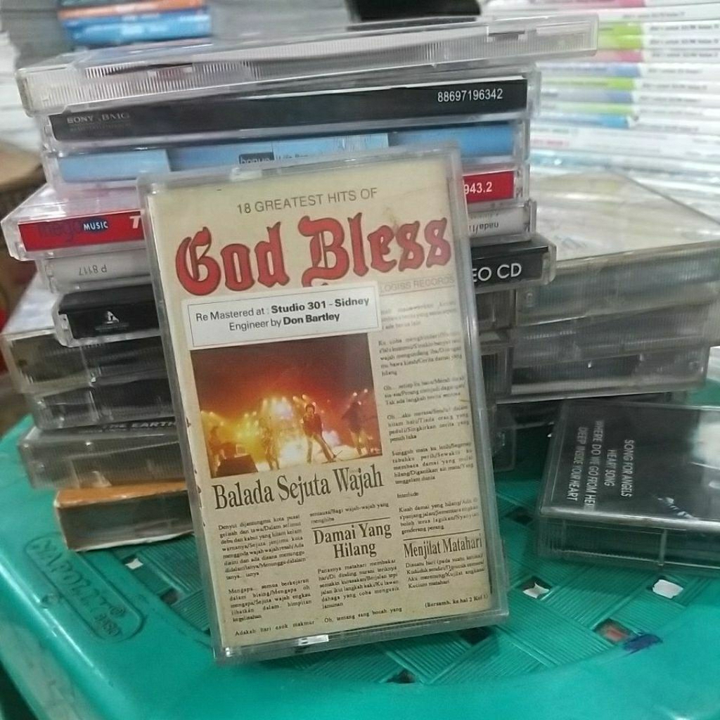 kaset Pita god bless 18 Greates Hits