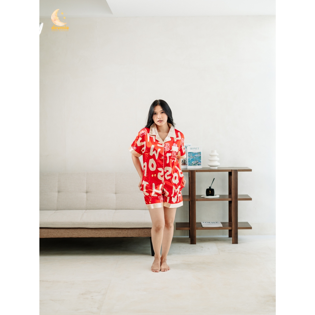 Devmio Baju Tidur Wanita Dewasa 2193 Bahan Satin Premium Adem Warna Merah Baju Pendek & Celana Pende