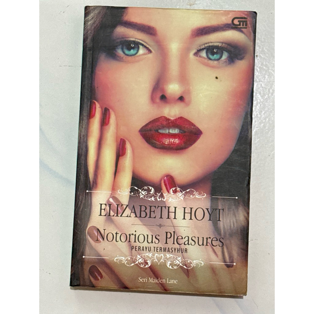 Novel Notorious Pleasures karya Elizabeth Hoyt SECOND ORIGINAL