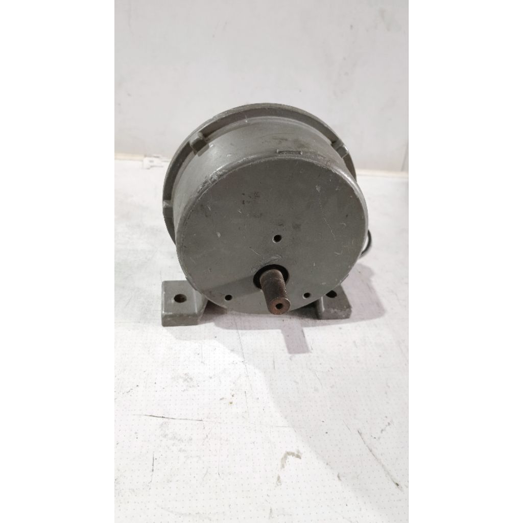 Dinamo gear head motor DC 24V rpm 200