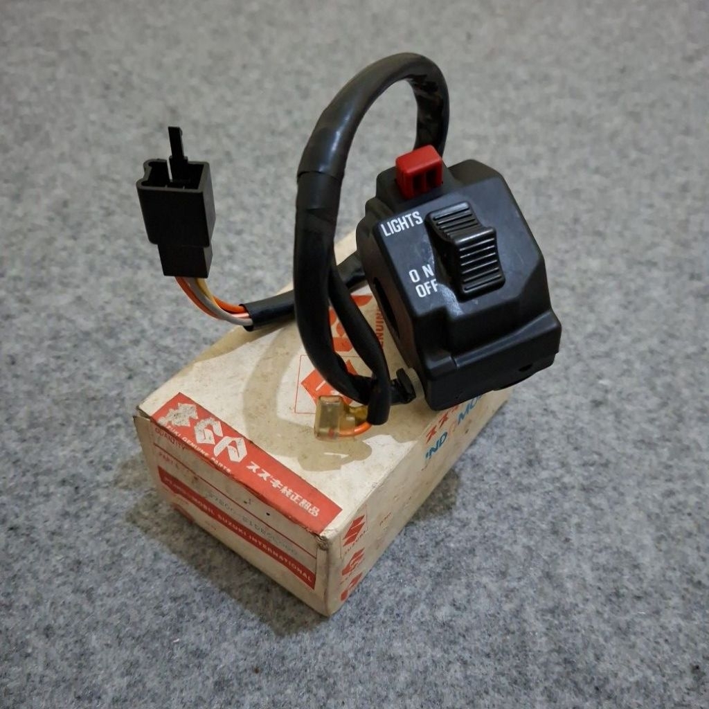 Holder Saklar Kanan Engine Stop Satria Hiu Lscm Malyasia 6Speed Suzuki Satria 2TAK HIU LSCM MALAYSIA