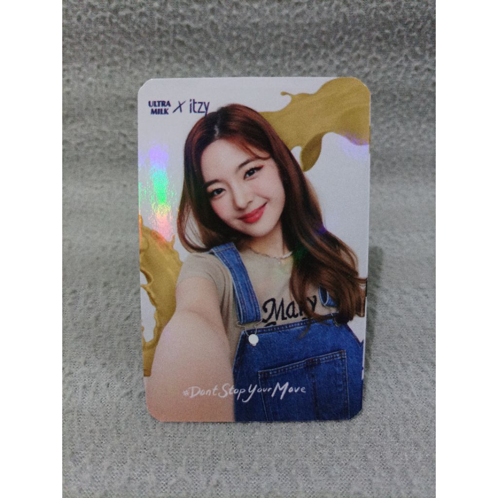 Official ultra milk itzy photocard - lia zoom