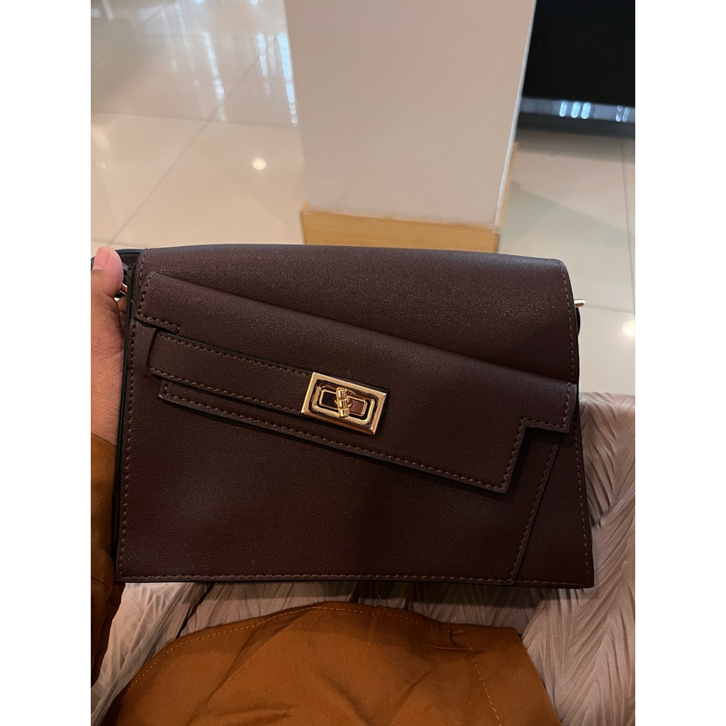 PRELOVED TAS ANDARI ROOM