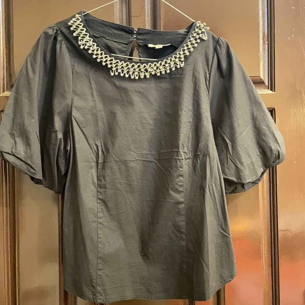 Preloved Blouse Baju Lengan Pendek Warna Hitam, Bahan Ringan Fashion Wanita