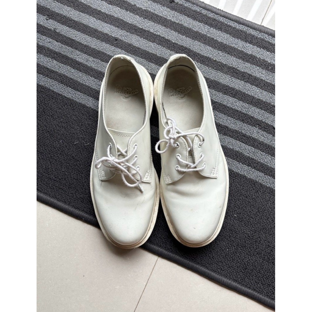 Docmart Mono 1461 White size 39 no box