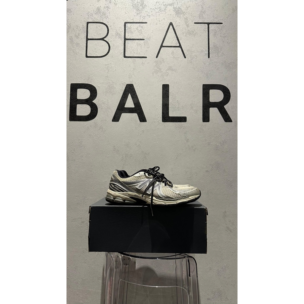 NEW BALANCE 860 V2 WHITE SILVER