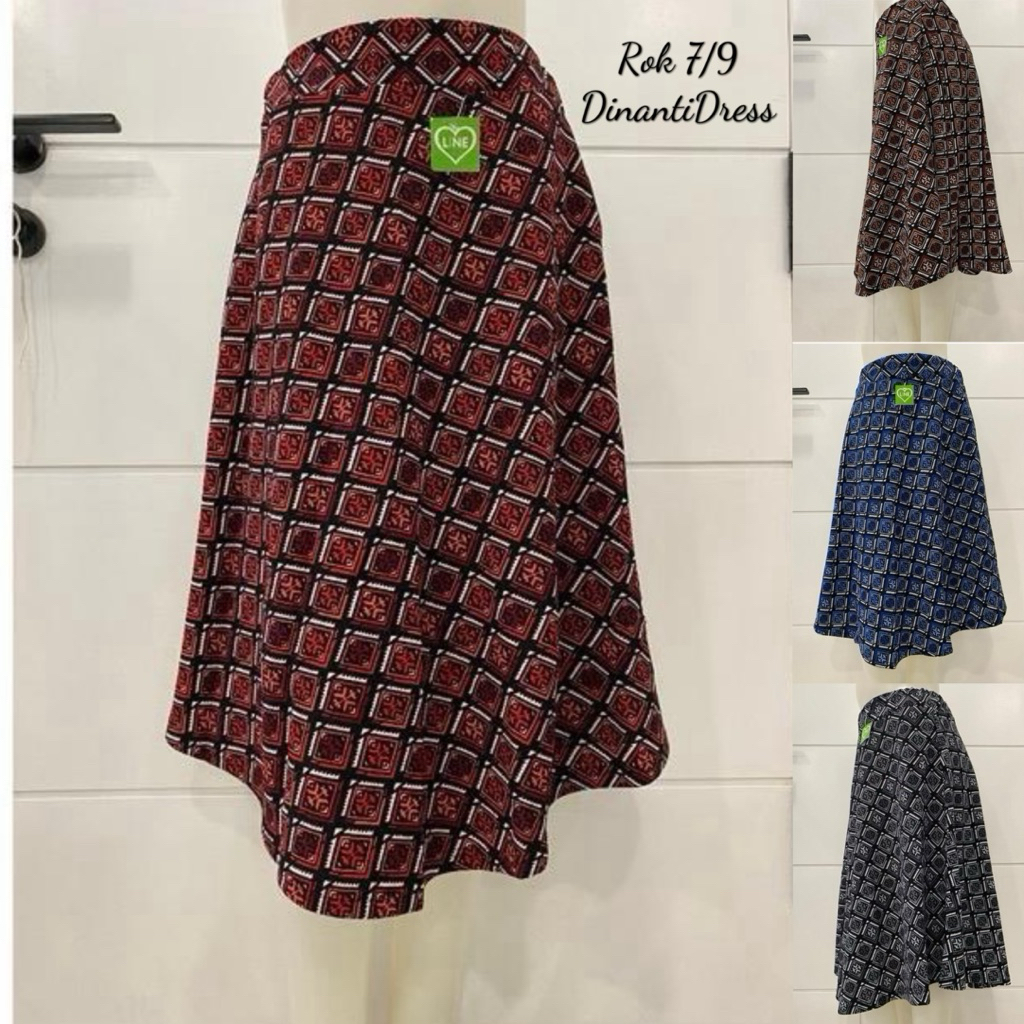 Rok Payung Wanita 7/9 Motif Kotak Abstrak