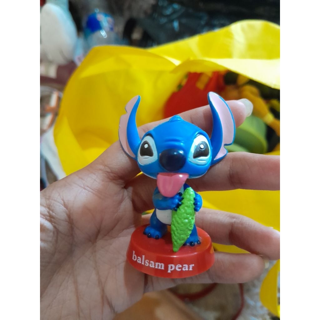figur stitch lucu disneyland
