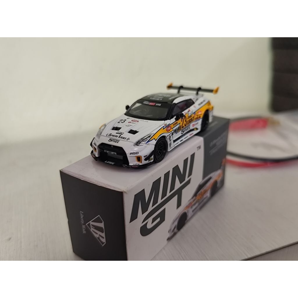 Mini GT GT-R 35 LBWK formula drift 2022