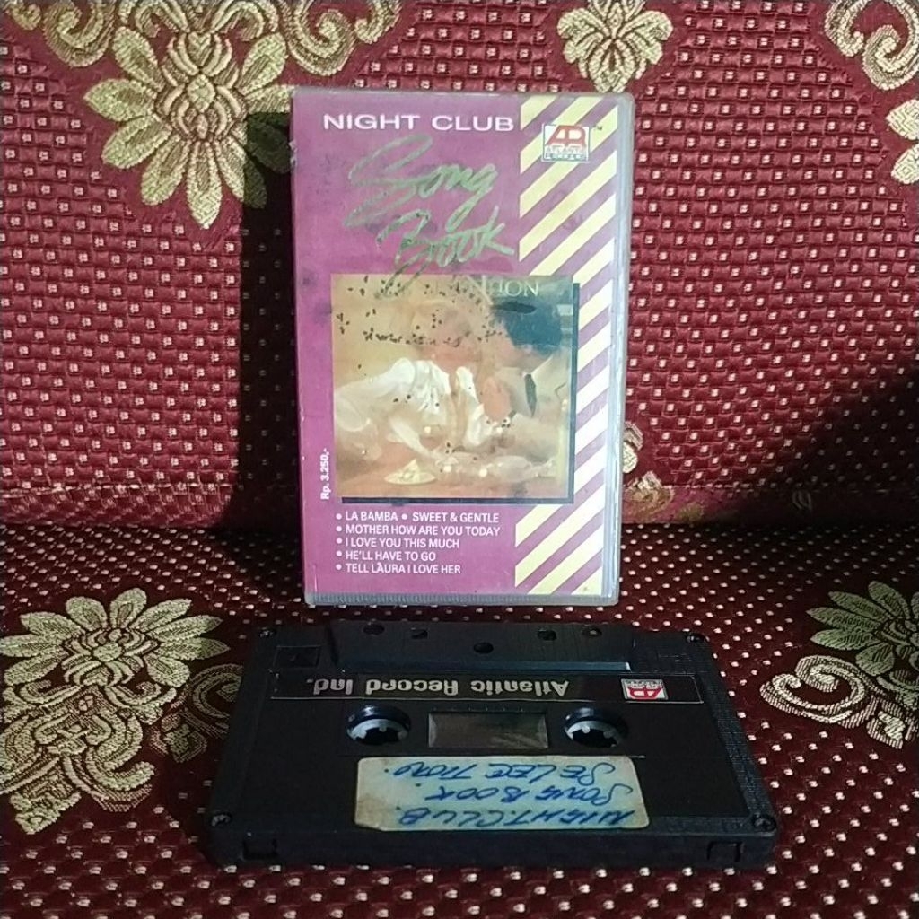 kaset pita cassette tape night club song book