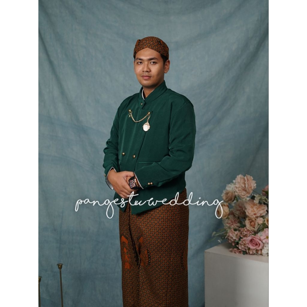 [SB8HJ] Set Pakaian Adat Jawa - Beskap Solo Hijau Botol +Jarik Instan + Blangkon Solo