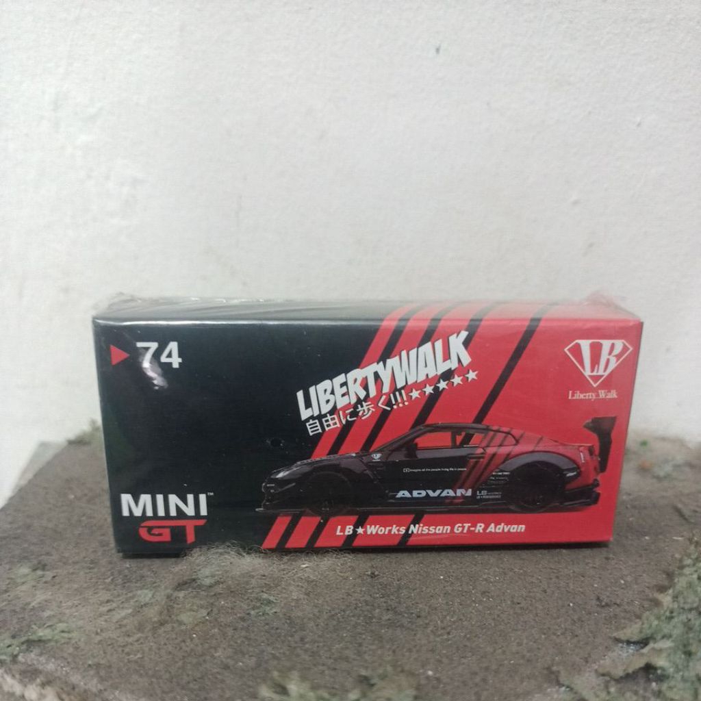 Mini GT//.74 LB-Works Nissan GT-R R35 Type 2, Rear Wing ver 3 Advan Japan Exclusive - Free Protektor