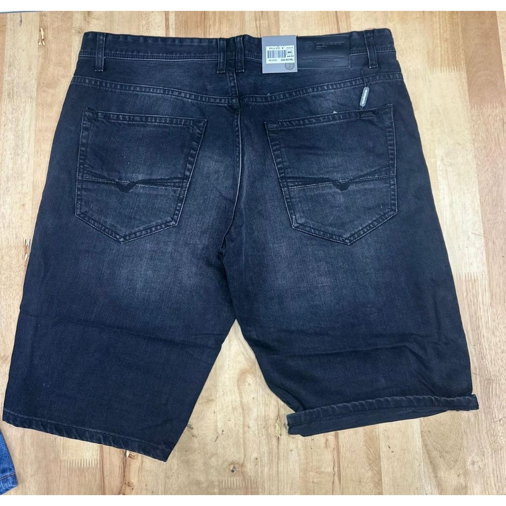 CELANA JEANS PENDEK PICASSO ORIGINAL JUMBO 40-44 /CELANA JEANS PENDEK COWOK BIGSIZE