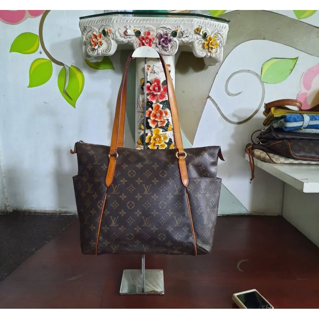 PRELOVED LOUIS VUITTON MONOGRAM TOTALLY MM SP0039