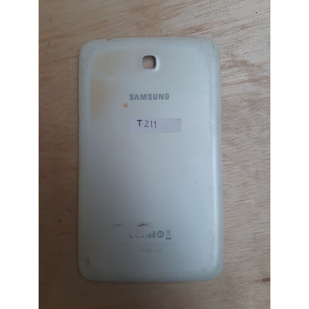 BACKDOOR SAMSUNG TAB 3 7.0 T211 BEKAS ORI COPOTAN