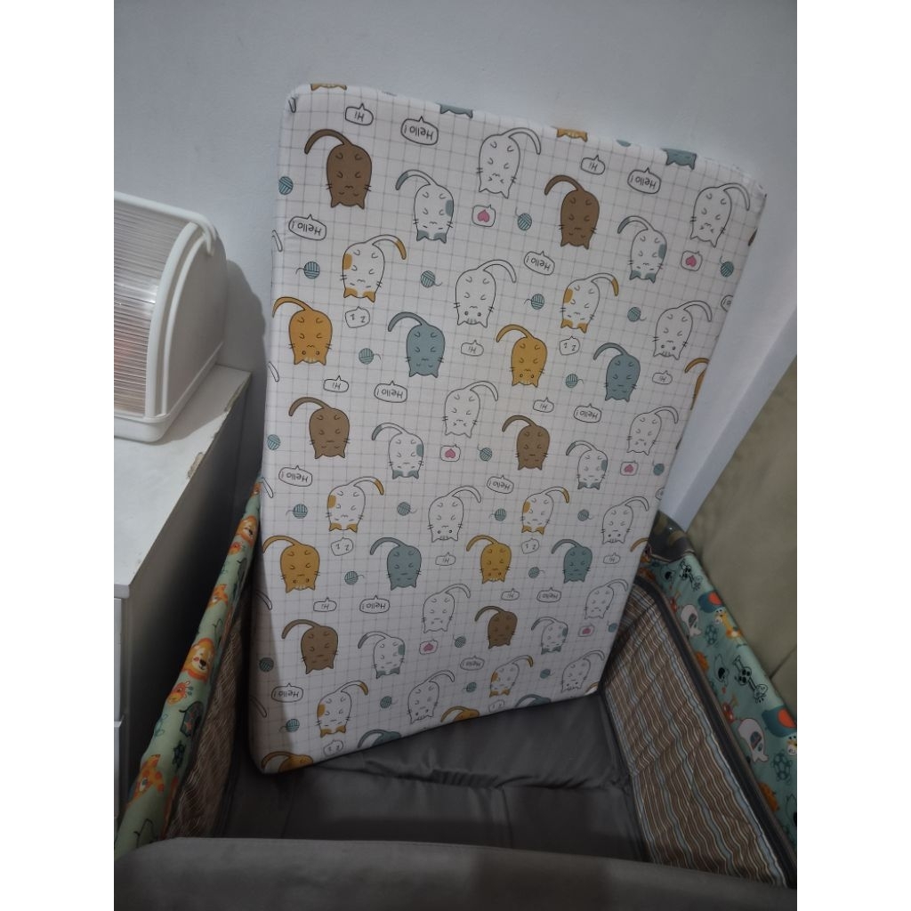 Baby Box / Baby Crib Baby does + Matras Baby Mamoru