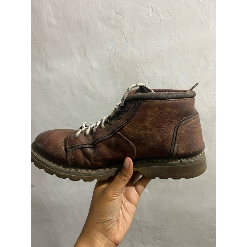 sepatu kulit eiger