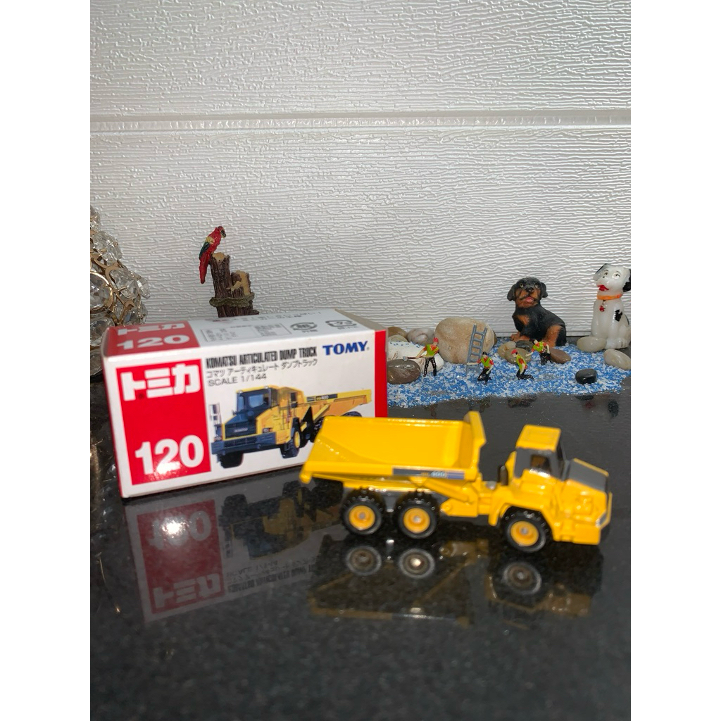 TOMY TOMICA  KOMATSU ARTICULATED DUMP TRUCK