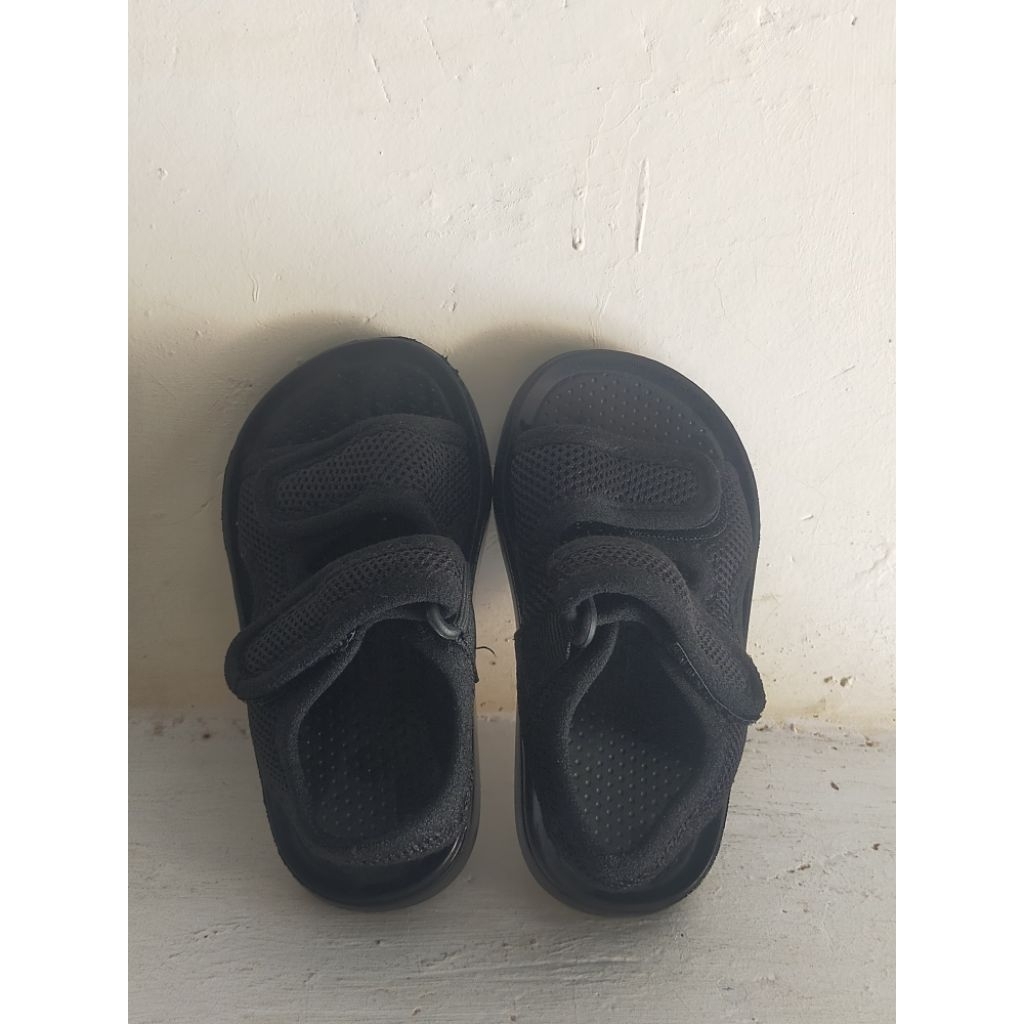 Preloved sandal anak mario