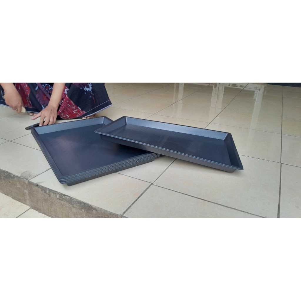 Nampan/tatakan kandang kucing/nampan serbaguna bahan plastik ukuran panjang 60cm lebar 40cm tinggi 4