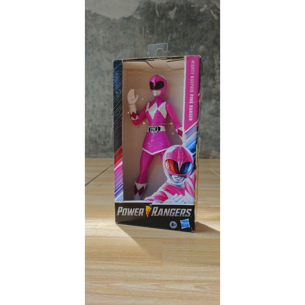 Mainan figur power ranger pink