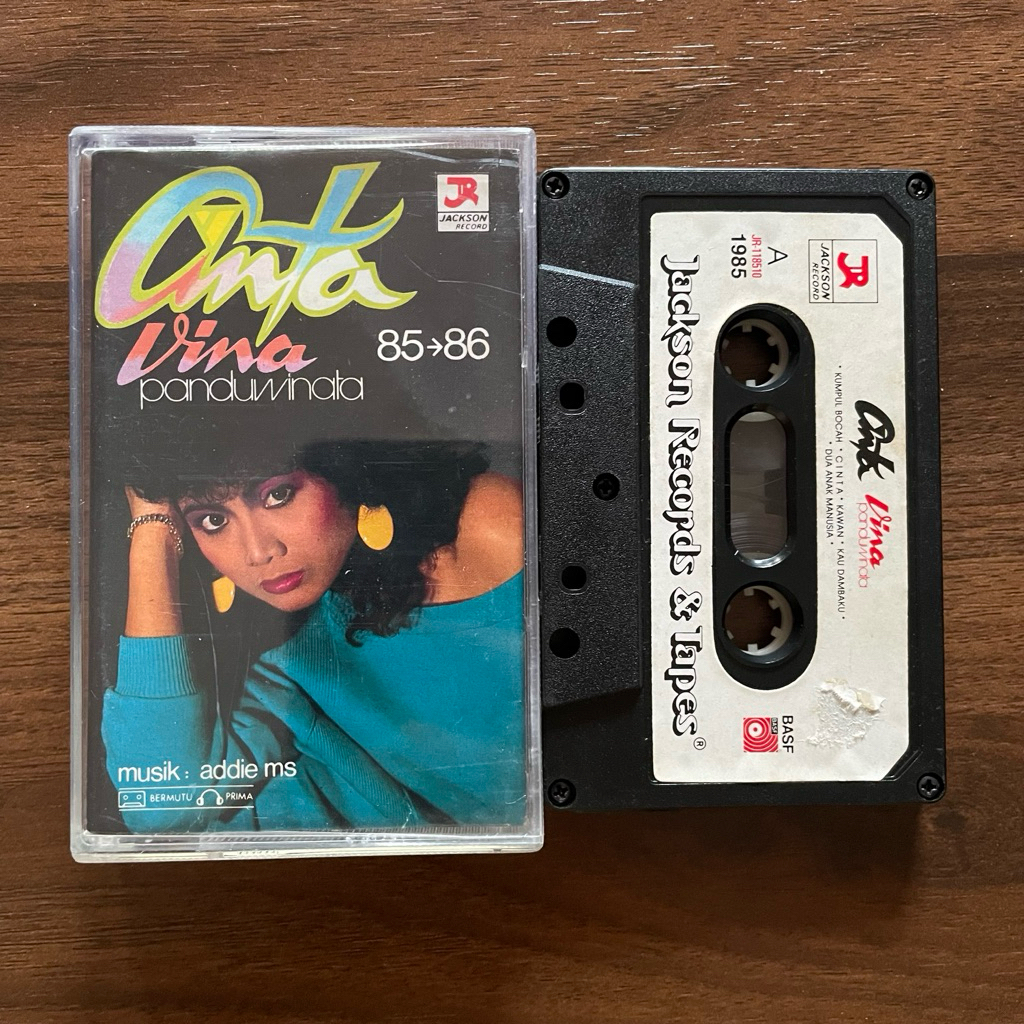 Kaset pita - Vina Panduwinata - Cinta