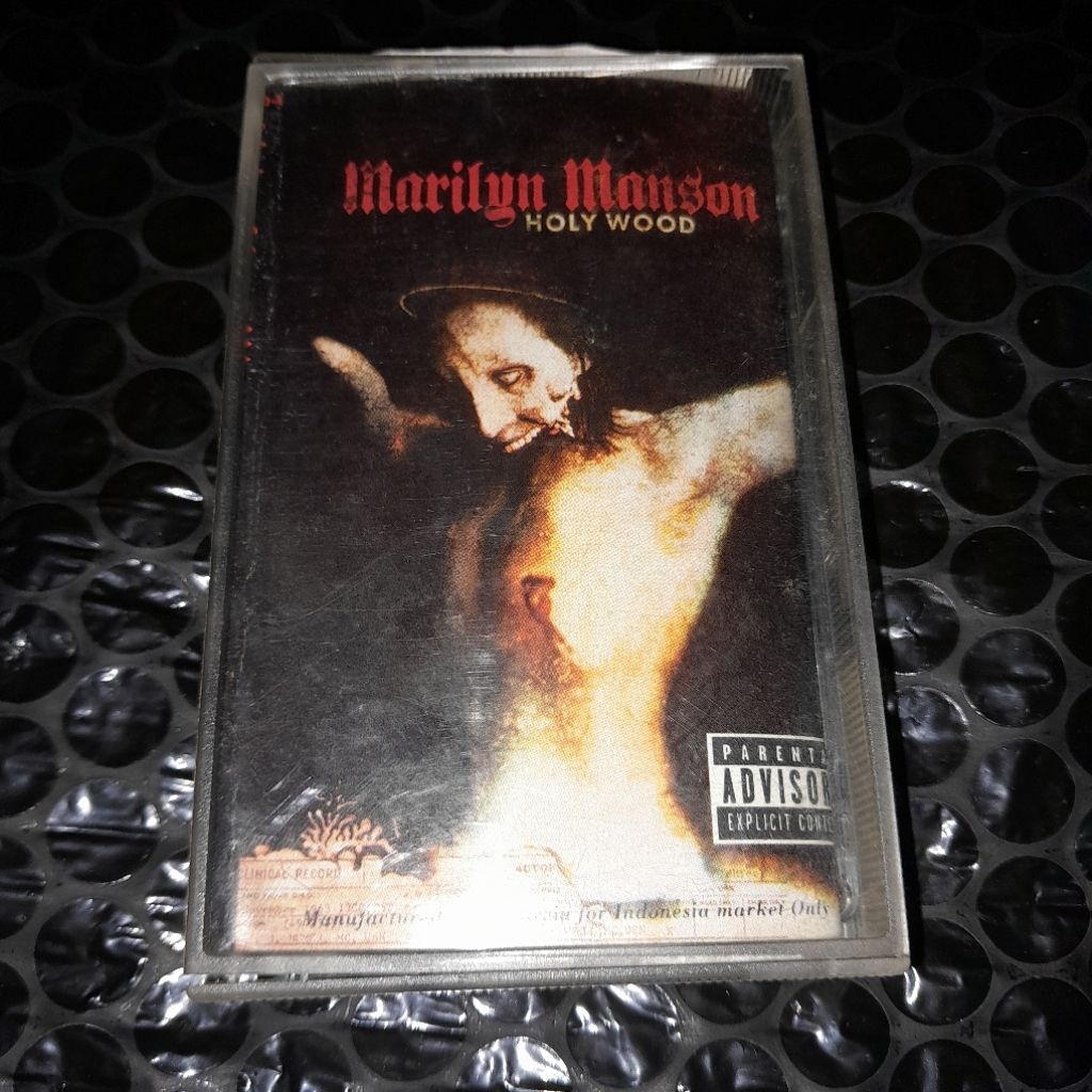 kaset marilyn manson holy wood