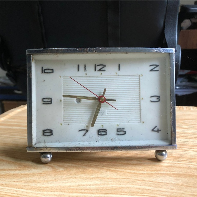 Jam Weker Antik Kuno Jadul Vintage buat Display