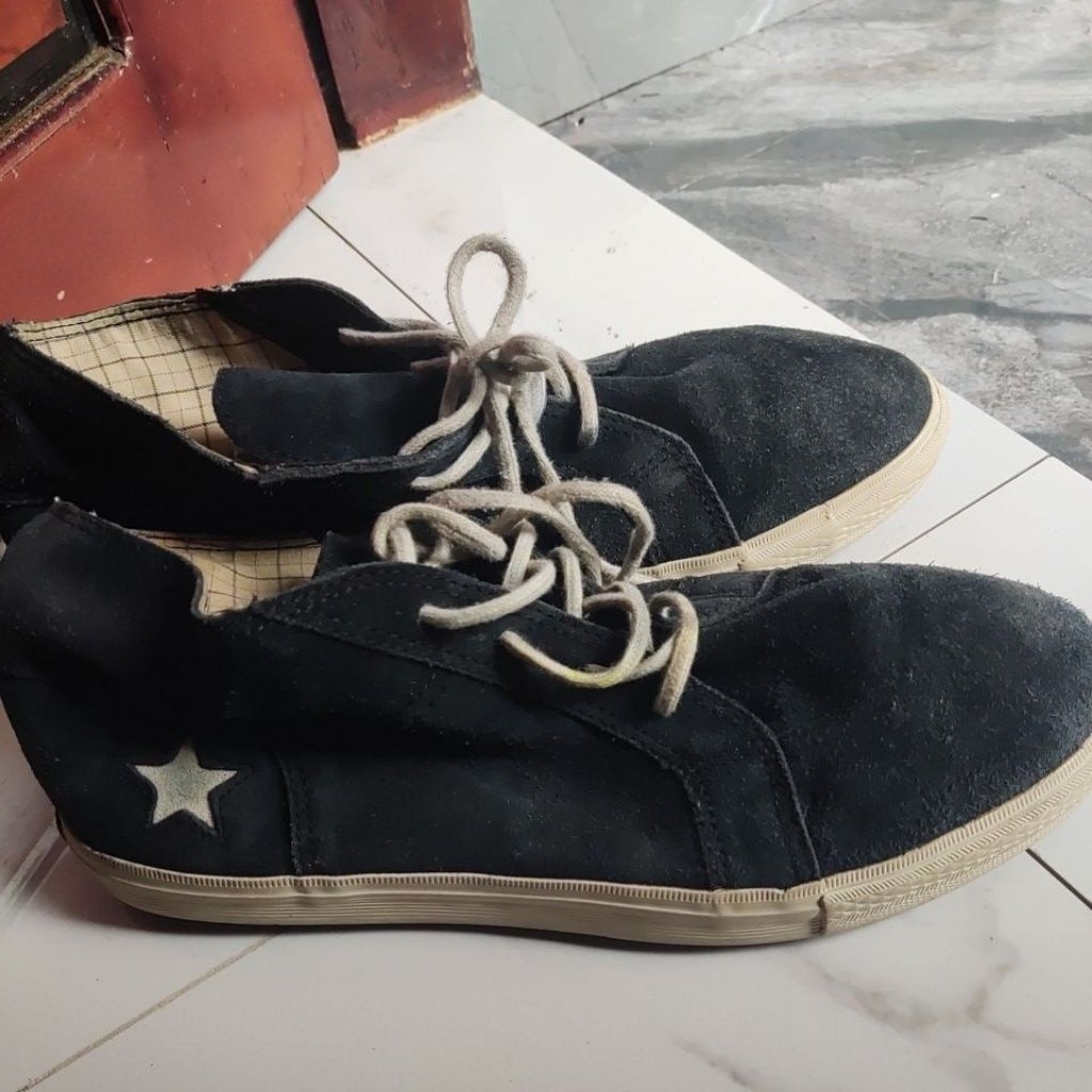 sepatu Converse bekas zise 44 insole 28