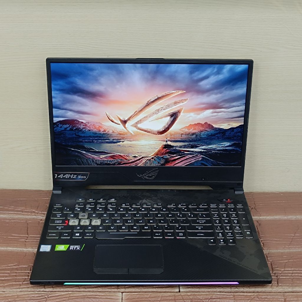 Laptop ROG STRIX GL504GW Intel Core i7-8750H RAM 16GB SSD 512GB RTX 2070 RGB 144Hz