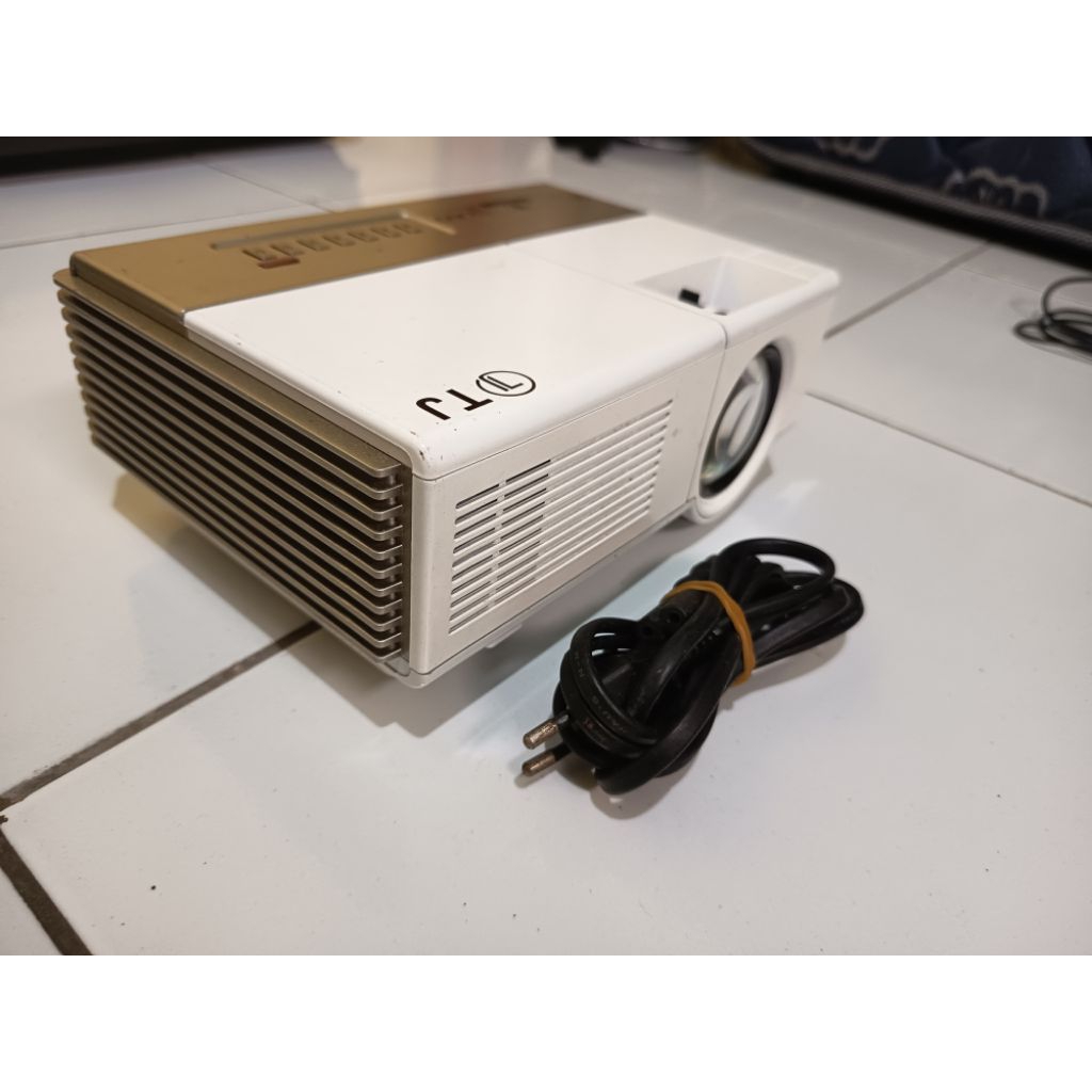 proyektor mini led, model TJ600D, bekas normal