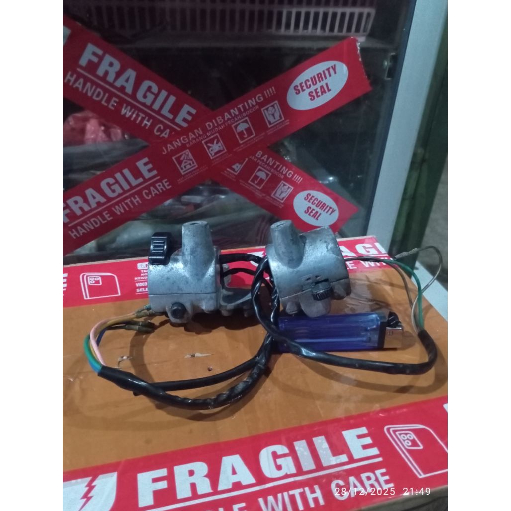 Saklar Holder YAMAHA V75/U5 Engkel Kiri-kanan Baru stol lawass