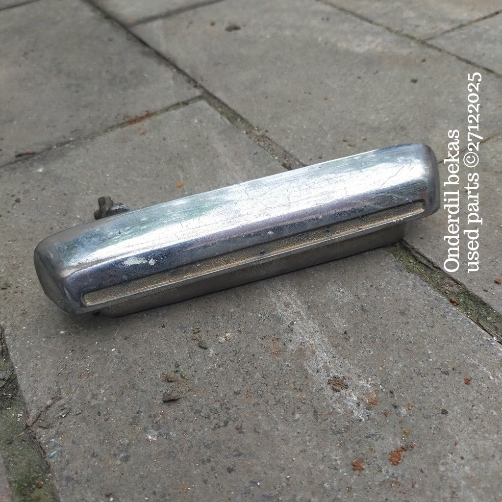 handle pintu kanan belakang RR Toyota Corolla ke30 tahun 1979