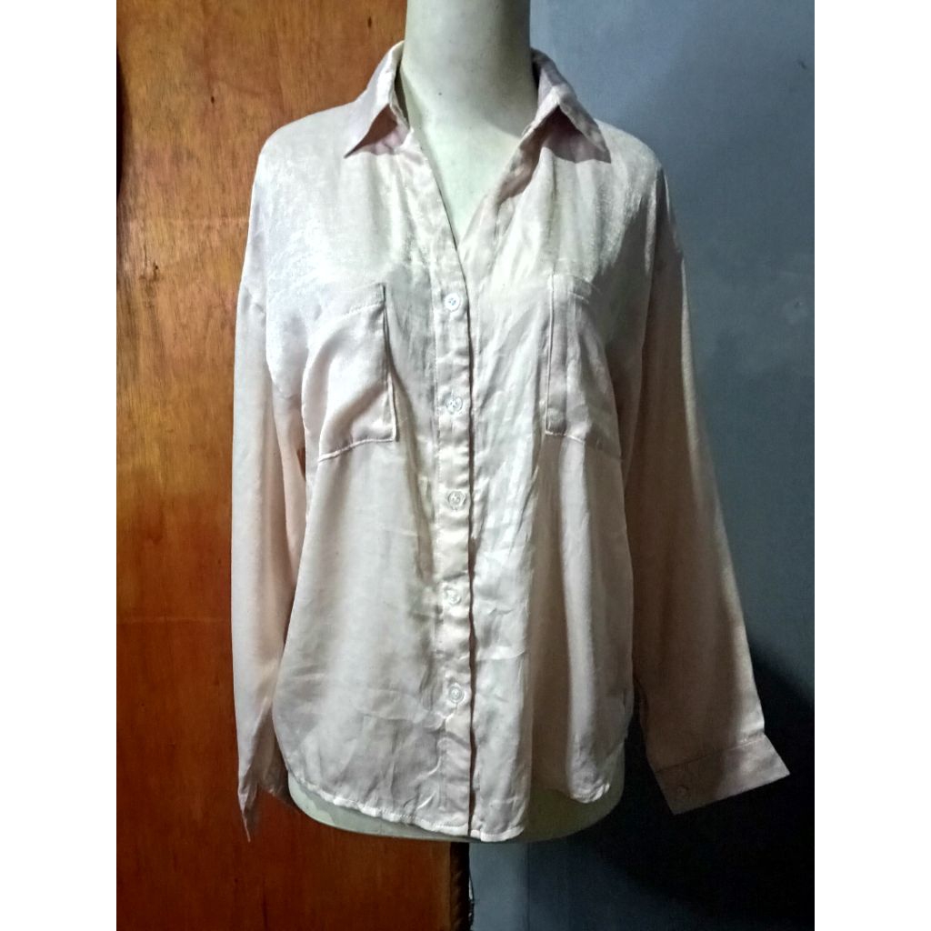 Kemeja wanita lengan panjang polos warna krem