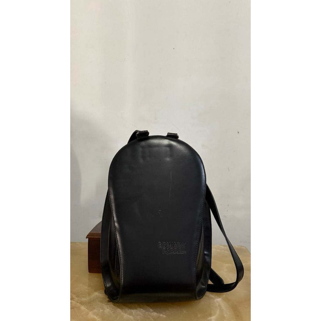 [Preloved] Tas Ransel Wanita EDWARD FORRER Preloved Hitam | Backpack Minimalis Casual Kerja Kuliah