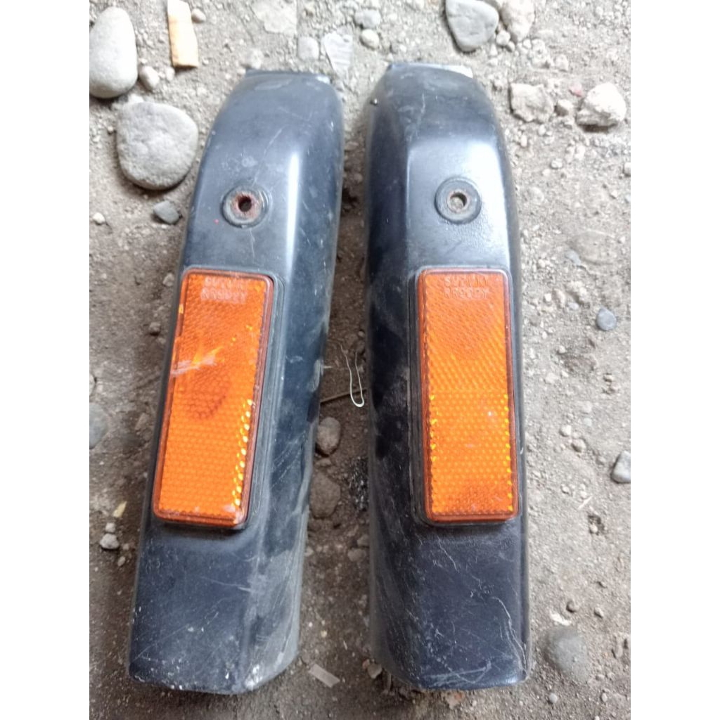 Tutup shock depan Suzuki rc