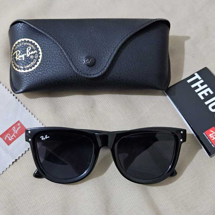 KACAMATA RAYBAN  WAYFARER REVERSE BLACK ORIGINAL