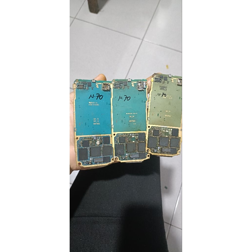mesin Nokia n70 mati buat bahan(no garansi)