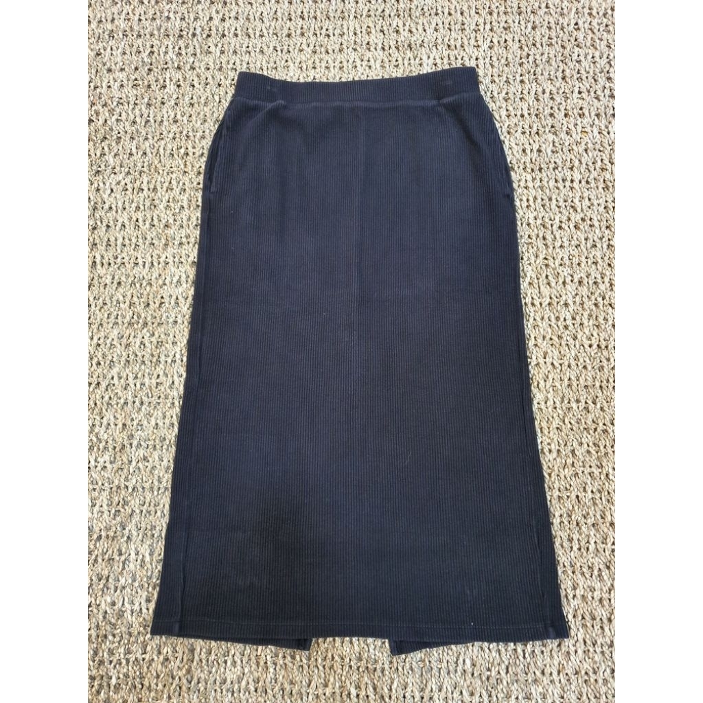 Rok Rajut Wanita Uniqlo