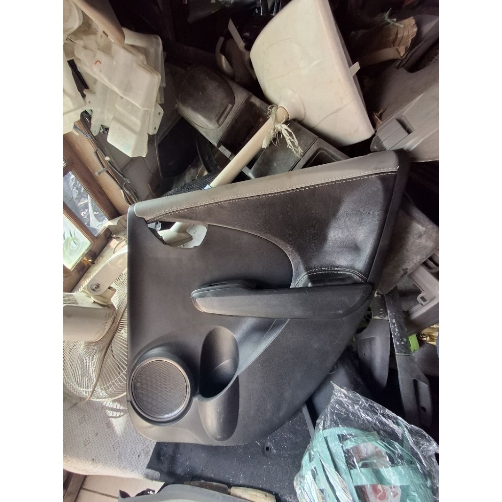 Doortrim Pintu Tengah Jazz S Rs Ge8 Original