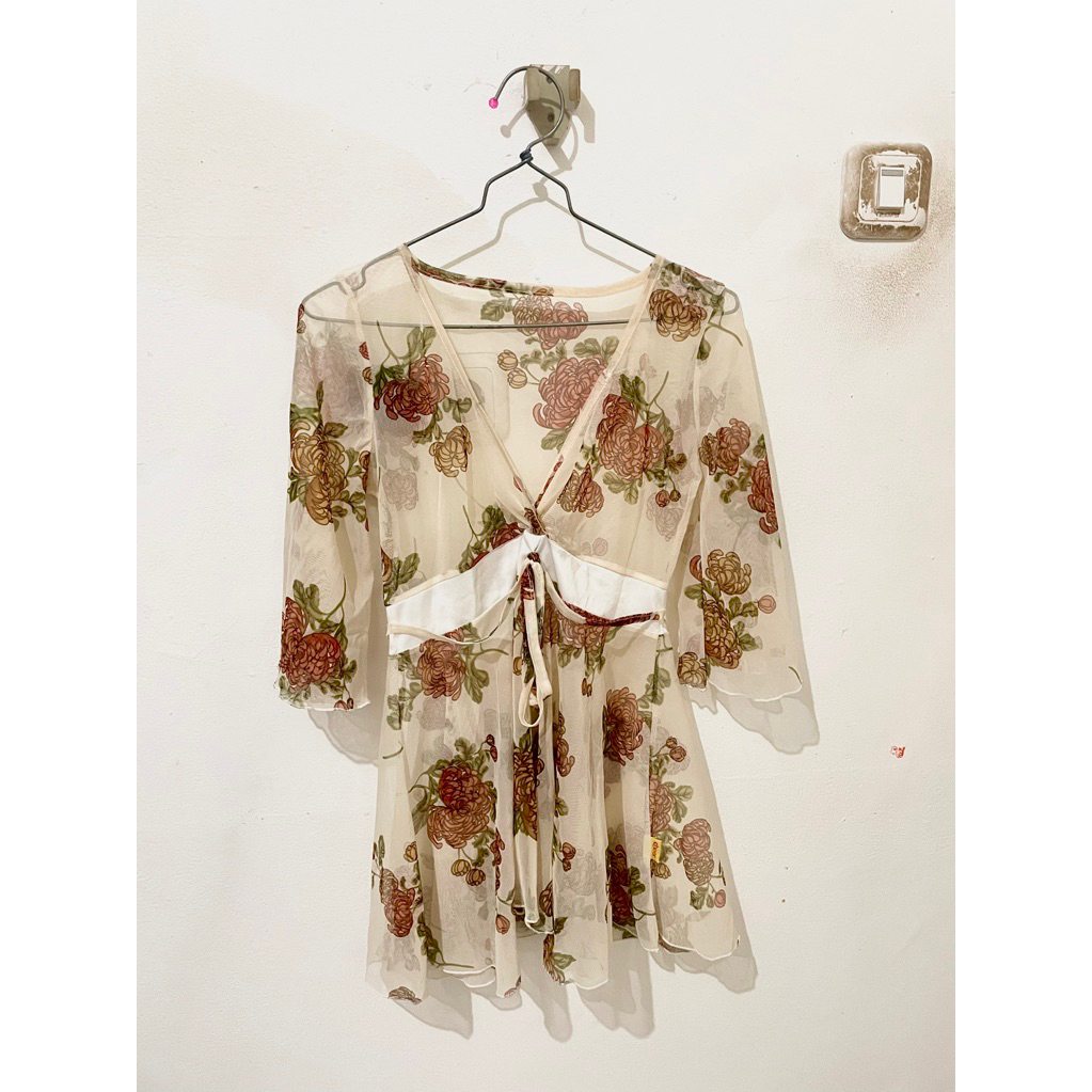 PRELOVED ATASAN OUTER CARDIGEN TILE BUNGA PANTAI WANITA