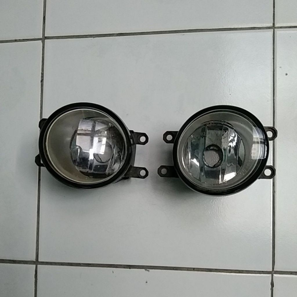 Original foglamp lampu kabut Avanza Xenia 2007 2011 kanan kiri