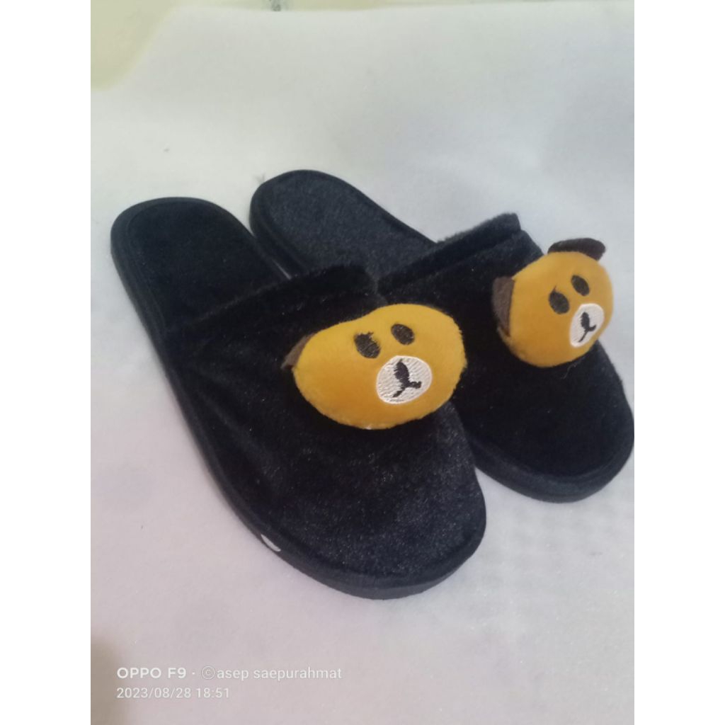 sandal slop wanita sandal bulu boneka bruang