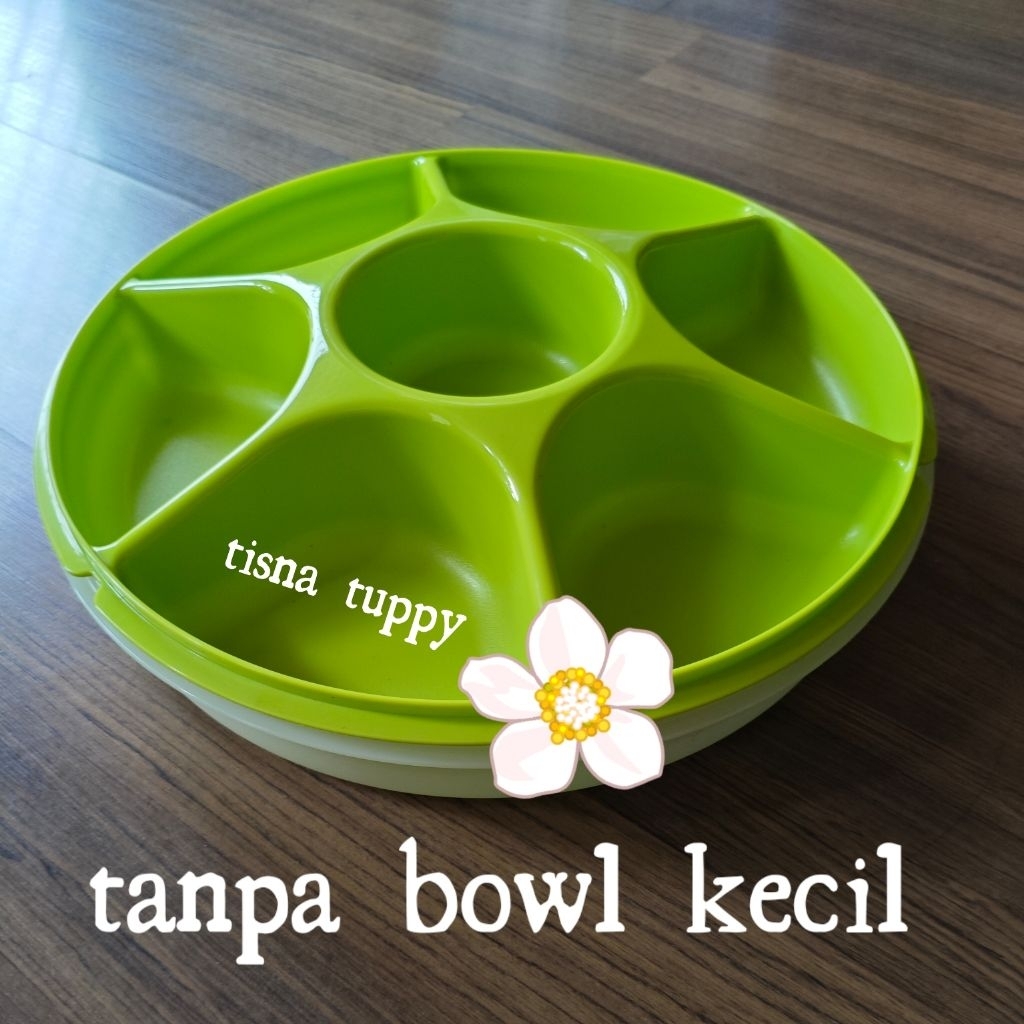 large serving center Tupperware