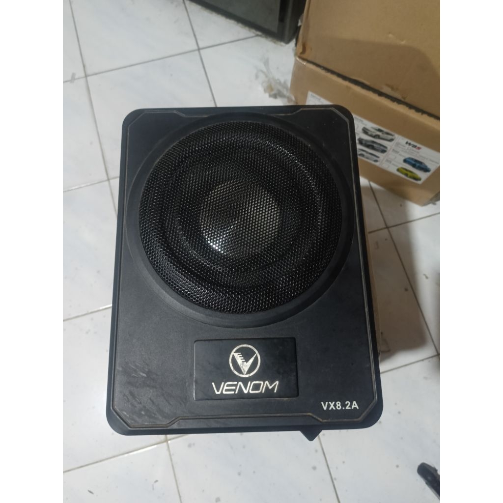 Subwoofer Kolong VENOM 8.2A bekas normal