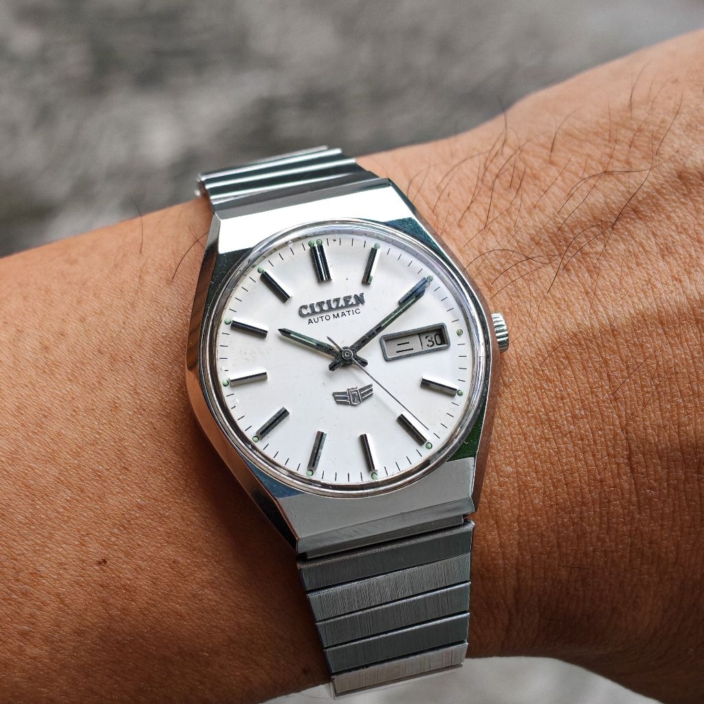 80s Vintage Citizen Eagle 7 automatic Cal. 8200A 21J White Dial day and date RARE All Original