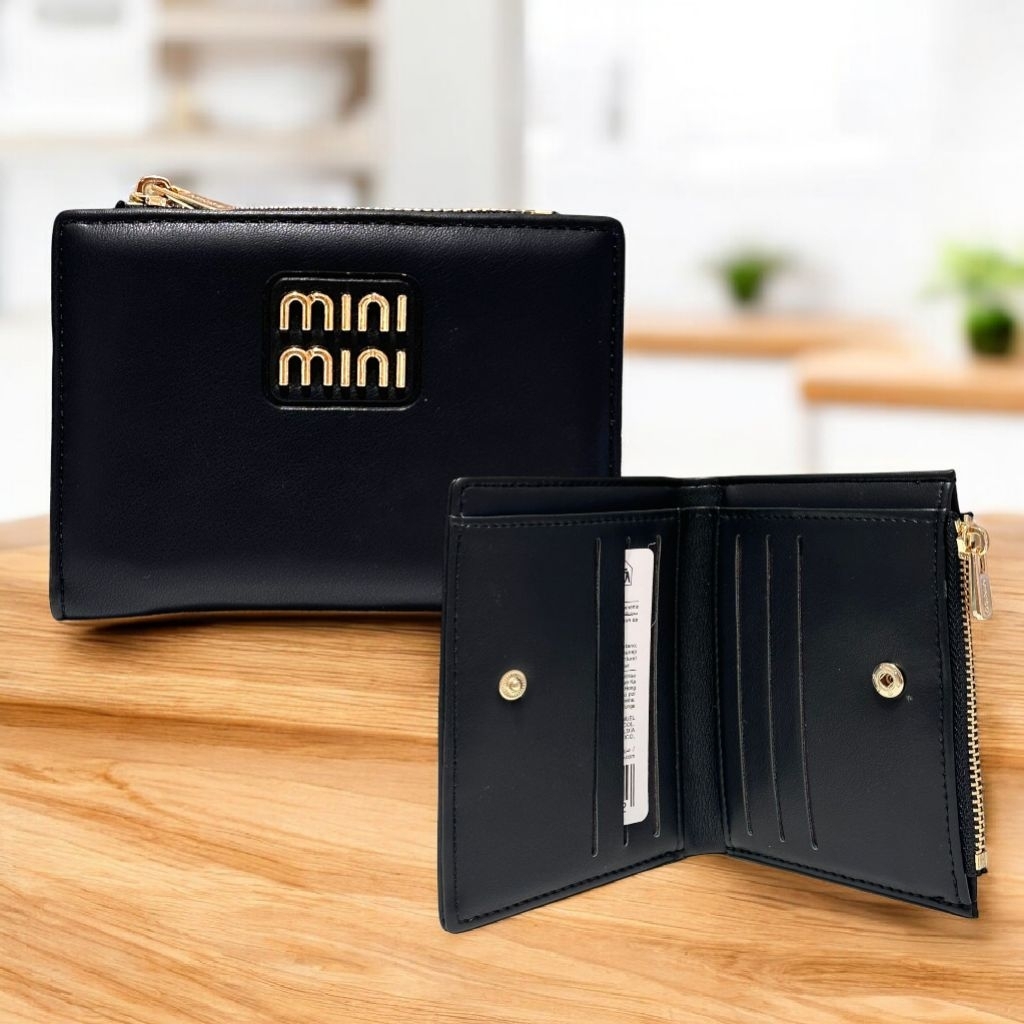 Miniso Dompet miniso dua lipat Hardware letter short two fold women's wallet black dompet wanita