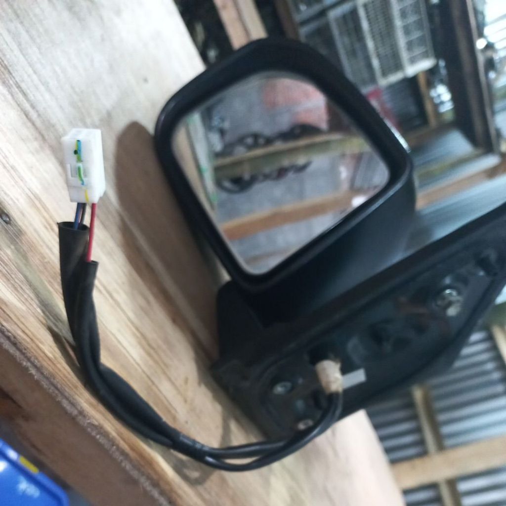 spion kiri daihatsu Ayla 2017