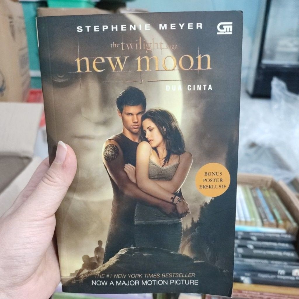 Novel murah Stephenie Meyer - New Moon & Twilight (2buku) **