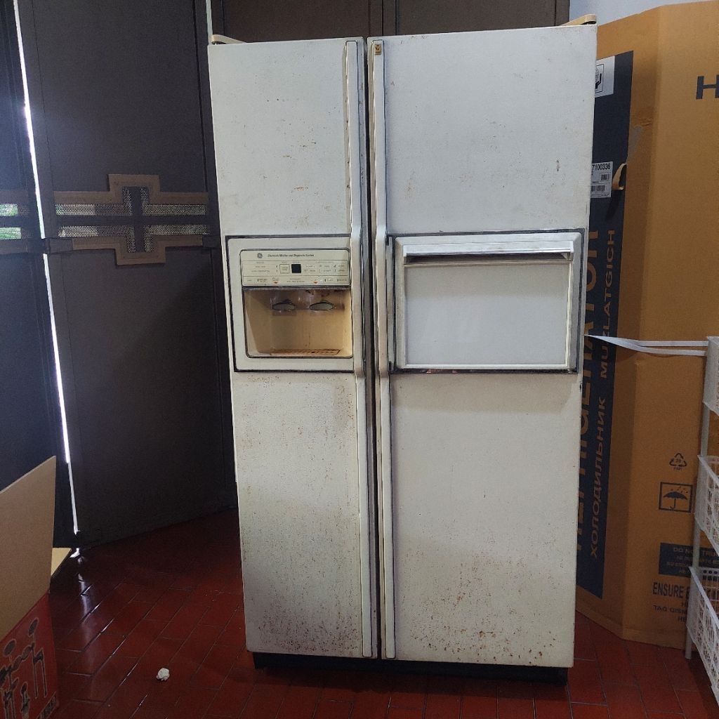 ELEKTRONIK - KULKAS 2 PINTU GE MATI